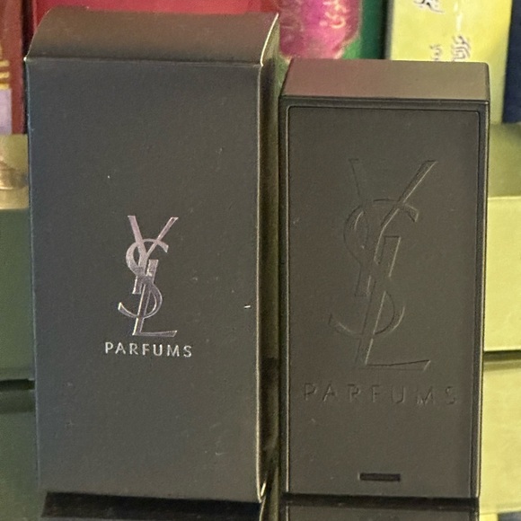 Yves Saint Laurent case - Picture 5 of 10